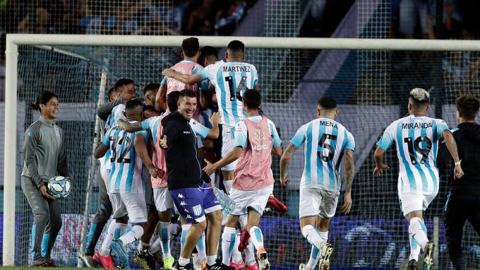 Con Arias, Díaz y Mena, Racing venció a Nacional y clasificó a la próxima fase de la Libertadores