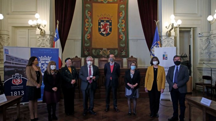 U. de Chile realiza alianza con el I. Nacional para colaborar con estudiantes, docentes y funcionarios