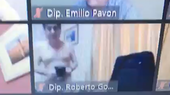 Diputado paraguayo apareció en ropa interior durante sesión: 