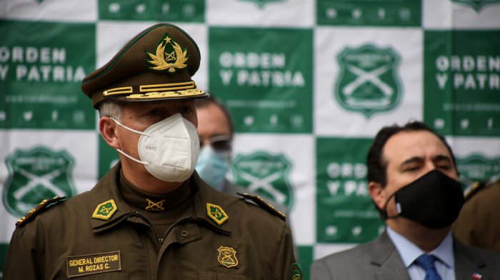 Critican a Rozas por procedimiento de Carabineros en Plaza Baquedano: Oposición exige su renuncia