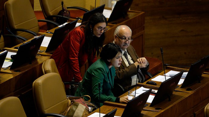 Parlamentarios del PC no aprobarán presupuesto para Carabineros si Mario Rozas no presenta su renuncia