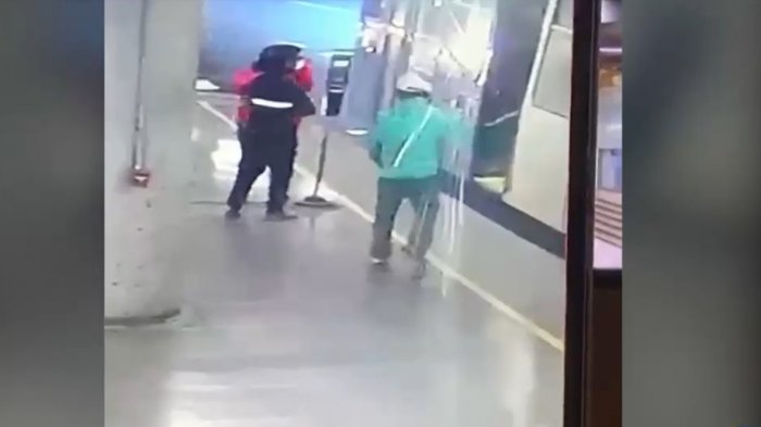 Sujeto robó un bus de Transantiago mientras el conductor estaba en el baño