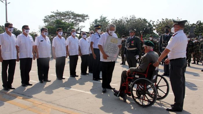 Militares bolivianos que capturaron al Che Guevara fueron homenajeados como héroes