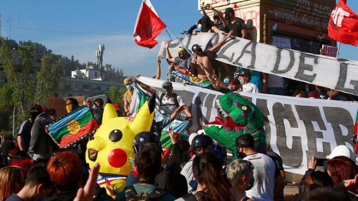 Cerca de 400 personas se manifestaron en Plaza Italia: 6 individuos detenidos