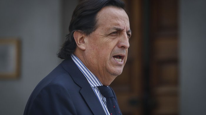 Ministro Pérez visitó La Araucanía tras el ataque incendiario a 15 camiones en Angol