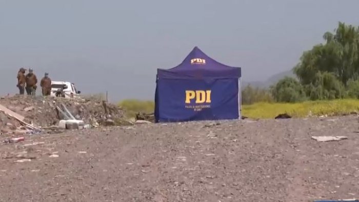 Hallan cuerpo de hombre con 5 impactos de bala en la ribera del Río Maipo
