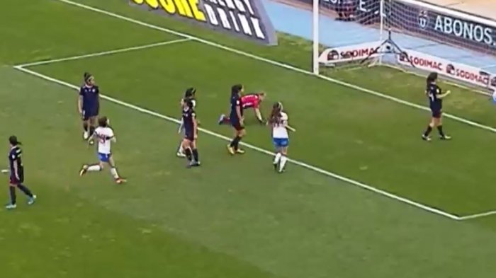 Ex DT de la Roja femenina condenado por violación a menor de edad trabajó con niñas en escuela filial de la UC