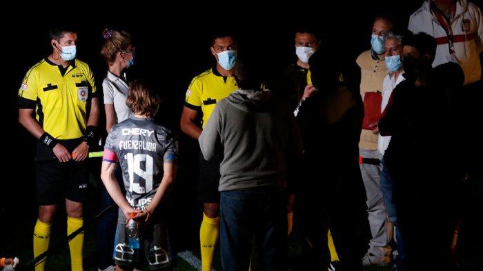 Corte de luz: Partido entre Curicó y la UC no se reanudará este viernes