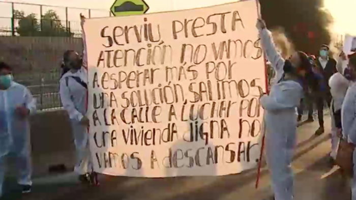 Cerca de 100 personas protestan y levantan barricadas en San Ramón