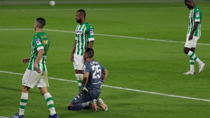 Betis de Bravo y Pellegrini sufrió una polémica derrota ante la Real Sociedad