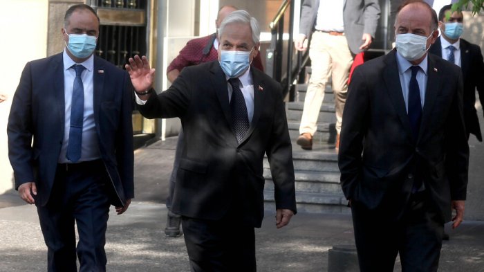 Cadem: Aprobación de Piñera suma un nuevo retroceso y cae a 16%