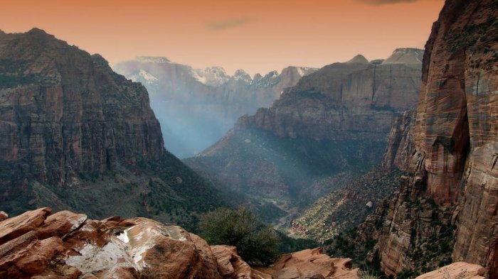 Encuentran con vida a excursionista que estuvo desaparecida dos semanas en parque nacional