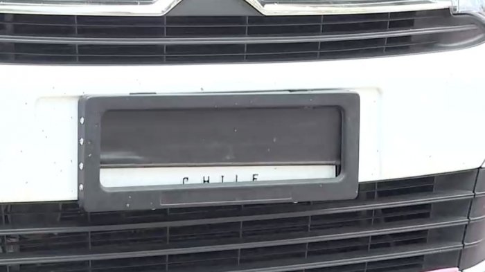 De dispositivos a mascarillas: Los distintos métodos utilizados para ocultar patentes de vehículos