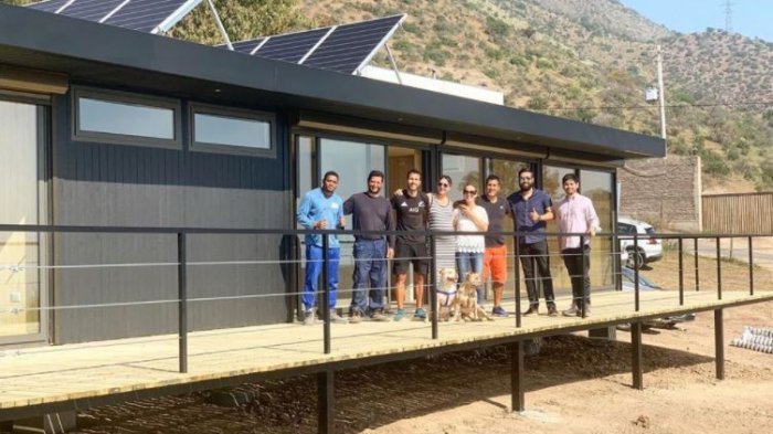 Ex jugador de la UC armó una casa sustentable en La Reina: Se demoró 4 meses