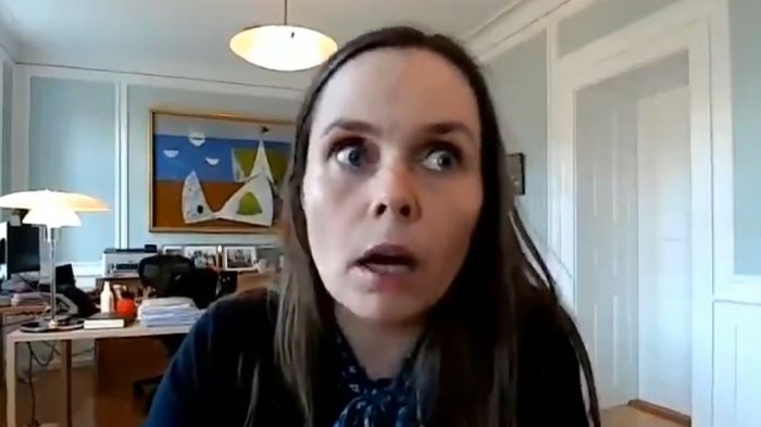El momento en que temblor pilló a la primera ministra de Islandia dando entrevista en vivo