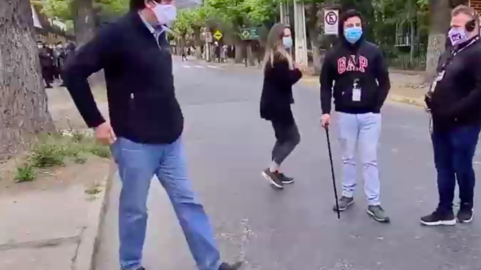 El particular insulto a Schalper a la salida de su local de votación: 