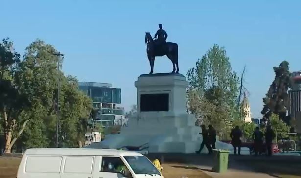 Estatua del General Baquedano nuevamente amaneció restaurada