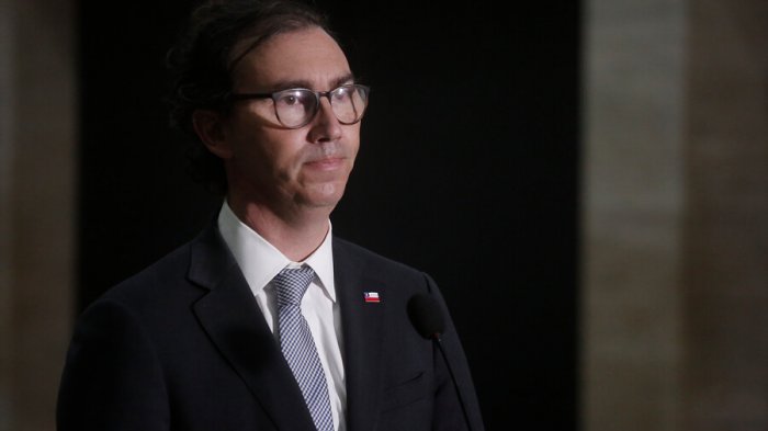 Mineduc convoca a consejo asesor para analizar la reapertura de colegios