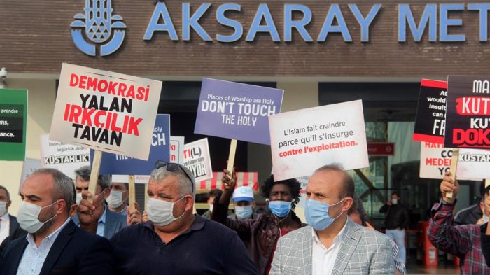 Turquía anunció acciones legales contra la revista Charlie Hebdo por caricatura de Erdogan