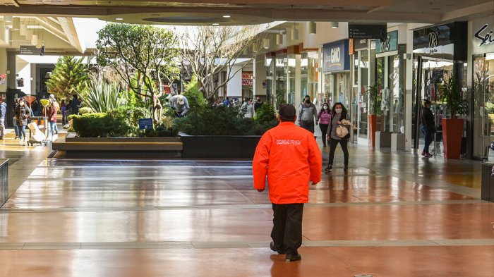 Guardia de seguridad fue apuñalado 27 veces por mujer que se negó a usar mascarilla