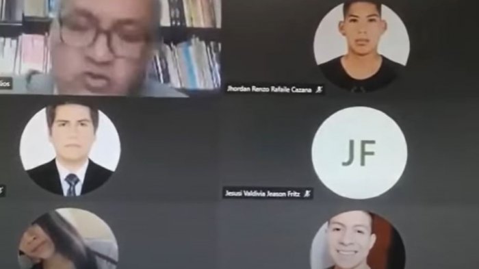 “Nadie de ustedes estudia, estoy harto”: Profesor renunció frente a sus alumnos en clase online