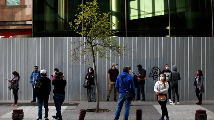 Desempleo bajó levemente y fue de 12,3% en trimestre julio-septiembre