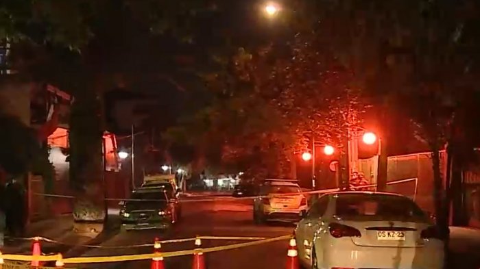 Un delincuente resultó herido de bala al intentar quitarle el automóvil a un carabinero de civil