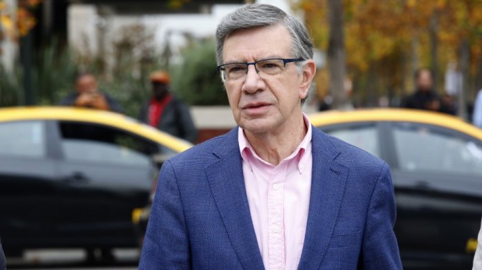 Cadem: Lavín se impondría a Jadue en una elección presidencial