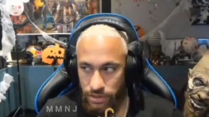 La pesada broma de Halloween que hizo saltar de susto a Neymar en plena transmisión en vivo