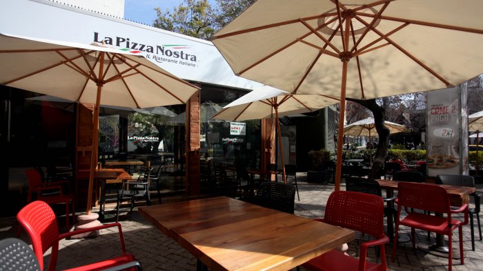 Nuevo aforo para restaurantes: Anuncian cambio en capacidad máxima para locales de comunas en Fase 3