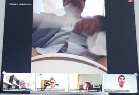 Quería usar sólo audio y salió mal: Core de Ñuble apareció en la taza del baño en plena sesión