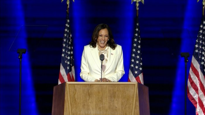 La historia tras el comentado traje blanco de Kamala Harris