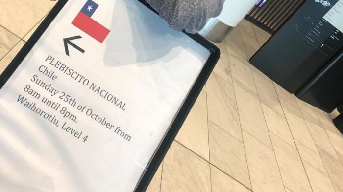 Chilenos piden crear distritos electorales en el extranjero para poder votar y postular a la Constituyente