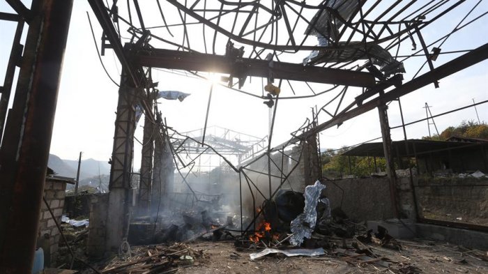 Tras 40 días de enfrentamientos: Azerbaiyán y Armenia llegan a acuerdo para terminar la guerra en Nagorno Karabaj