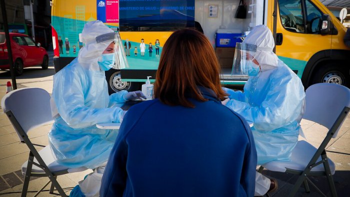 El dramático caso de una mujer que ha sido diagnosticada tres veces con COVID-19 en cinco meses