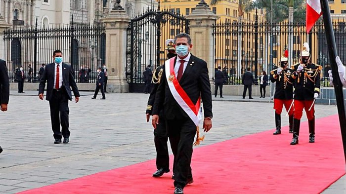 Lo que debes saber de Manuel Merino, el tercer presidente de Perú en 4 años
