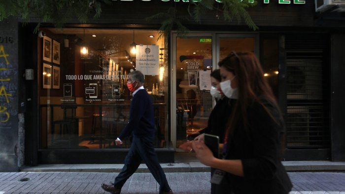 Starbucks indemnizará a cerca de 700 trabajadores suspendidos por Ley de Protección al Empleo