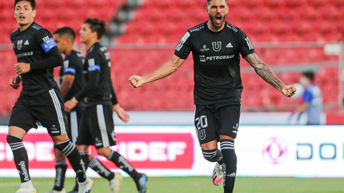 Con goles de Montillo, Espinoza y Larrivey: La U arrancó la segunda rueda con claro triunfo sobre Santiago Wanderers