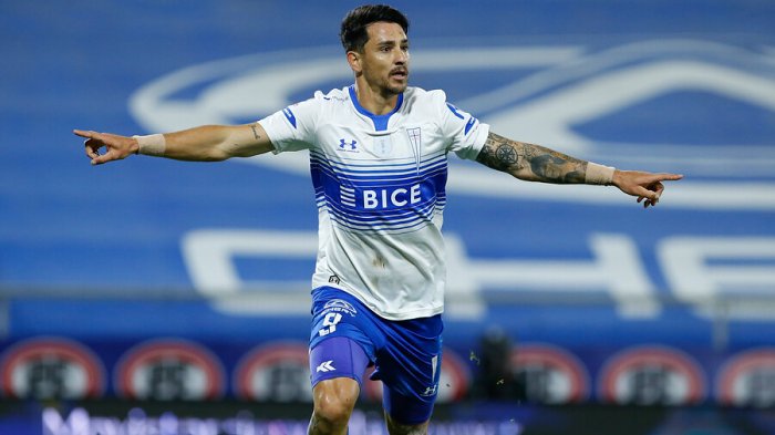 La UC sigue como único líder tras vencer a Cobresal con doblete de Zampedri