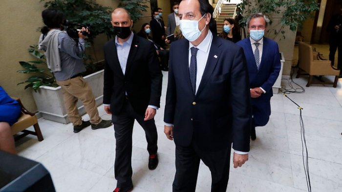 Acusación constitucional contra Víctor Pérez será votada hoy en el Senado