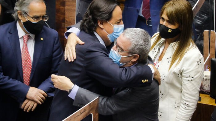 Acusación contra Pérez: Estos fueron los senadores de oposición que votaron en contra o se abstuvieron