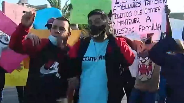 Vendedores ambulantes protestan en la Alameda: Exigen apoyo del municipio y menos represión policial