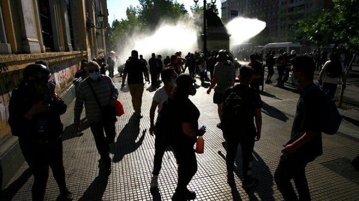 Manifestación en la Alameda produce cortes y cierre de estaciones de Metro: Revisa aquí los desvíos