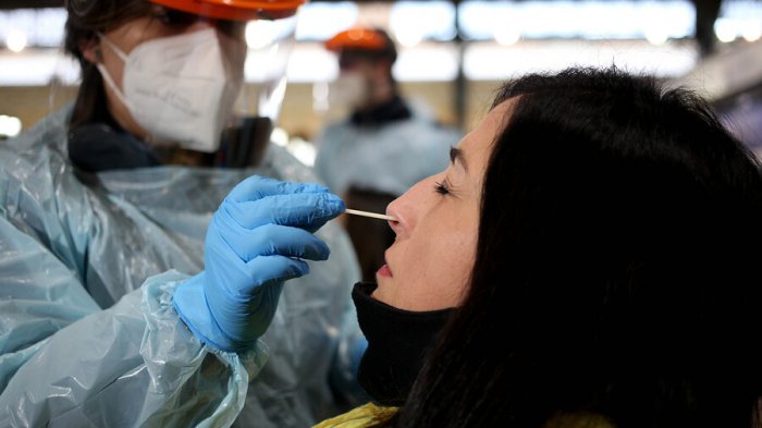 Hong Kong pagará cerca de $500 mil a quienes den positivo por COVID- 19