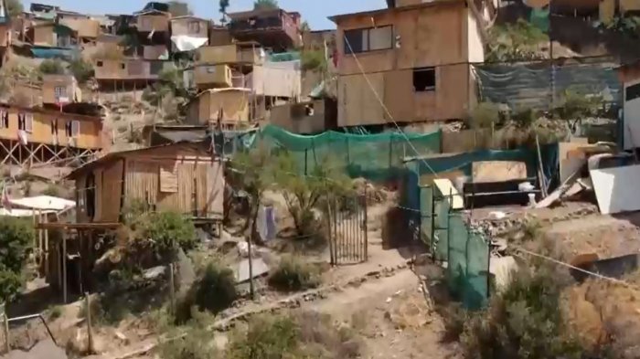 Familias de toma en Cerro 18: 