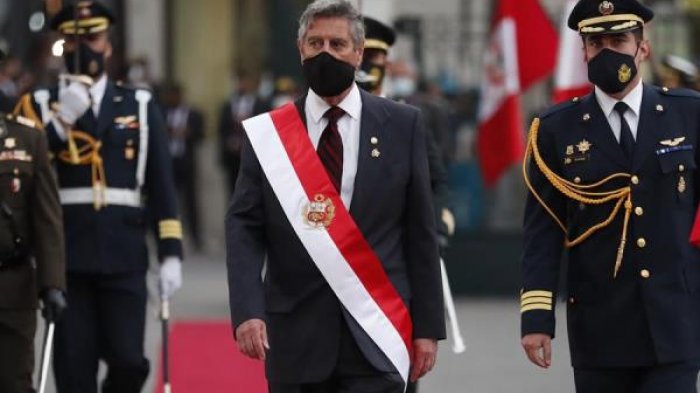 Gobierno peruano anuncia reforma a la Policía Nacional y nombró a nuevo comandante general