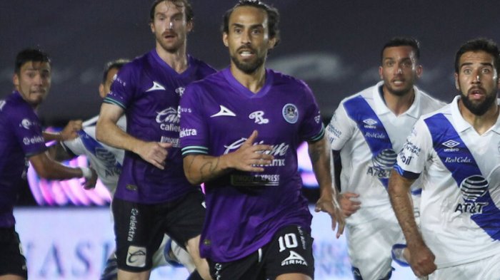 Los clubes que podrían traer de regreso al Mago Valdivia (y no sería Colo Colo)