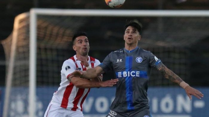 ¡Zampedri, otra vez! La UC se acerca a cuartos tras vencer en la ida a River de Uruguay