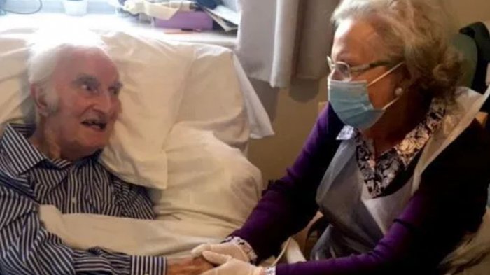 Así fue el recuentro de un matrimonio de 60 años que estuvo meses sin estar cerca