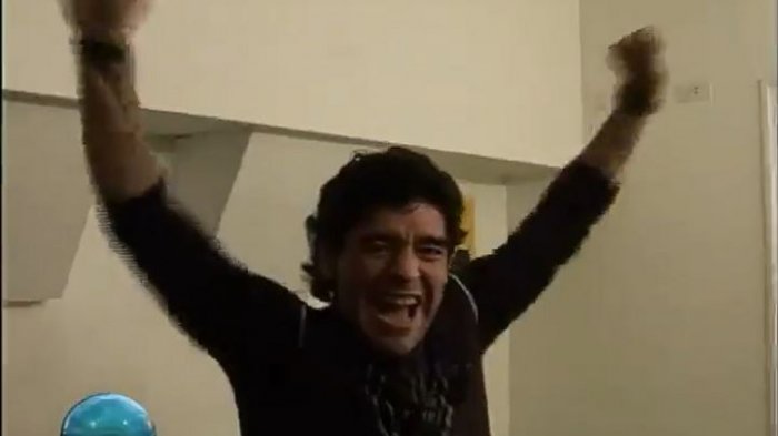 “Gracias por venir, maestro”: El momento en que Maradona cumplió su sueño de conocer a Chespirito